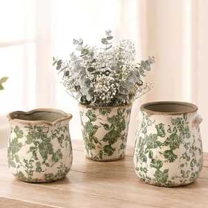 Jarrón para Flores con Patrón Floral Verde, Maceta Rústica Esmaltada para Decoración del Hogar - Product Image 1