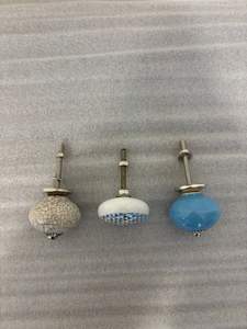 Boutons de tiroir en céramique peints à la main, poignées décoratives pour armoires, poignées de meubles artistiques uniques, boutons en céramique de qualité supérieure - Product Image 4