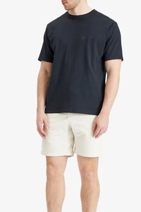 Shorts Bermuda décontractés pour hommes, couleur unie beige, taille élastique, en coton Oxford respirant, coupe mi-haute, pour un usage décontracté - Product Image 5