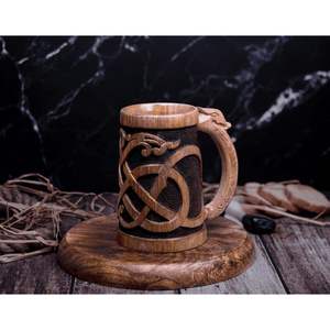 Jarra de Cerveza de Madera Ecológica Hecha a Mano con Asa de Dragón, Estilo Vintage, Accesorio de Bar, Diseño Clásico con Bandeja, Apta para Microondas - Product Image 1