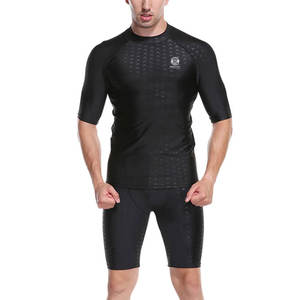 Traje de baño elegante para hombre, tela elástica transpirable, ideal para nadar, surfear y deportes acuáticos - Product Image 1