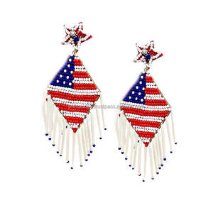 Pendientes Colgantes Hechos a Mano con Diseño Floral Bohemio y Bandera de EE. UU. con Cuentas de Semillas, Borlas Patrióticas Personalizadas para el 4 de Julio, Venta al por Mayor 2025 - Product Image 1