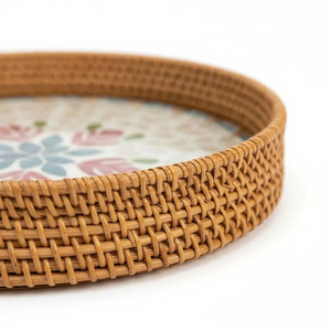 Plateau en mosaïque de nacre encadré de rotin naturel, fait main, incrustation de coquillages, plateau de service, pièce maîtresse décorative pour la maison bohème - Product Image 5