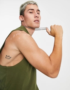 Débardeur tricoté sans manches vert olive pour homme, col rond, couleur unie, style décontracté - Product Image 2