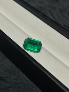 พลอยมรกตสีเขียวธรรมชาติทรงแปดเหลี่ยม ตัดแบบ ZM สำหรับทำเครื่องประดับ - Product Image 4