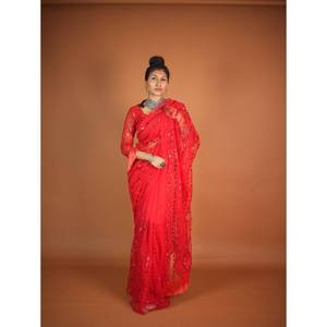 Hermoso Sari de boda con Secuencia de arcoíris y trabajo de hilo para fiestas - Product Image 4