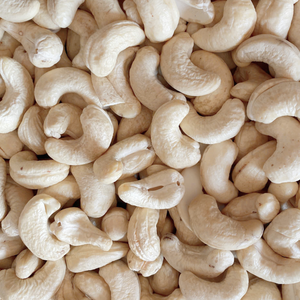 เม็ดมะม่วงหิมพานต์จากโรงงานที่เชื่อถือได้ WW180, WW240, WW320, LP เม็ดมะม่วงหิมพานต์ดิบ W320 บรรจุภัณฑ์แบบกำหนดเองได้ - Product Image 1