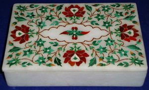 Boîte à bijoux rectangulaire en marbre, design unique fait main avec incrustation de nacre bleue, grossiste indien de boîtes à bijoux en marbre - Product Image 2