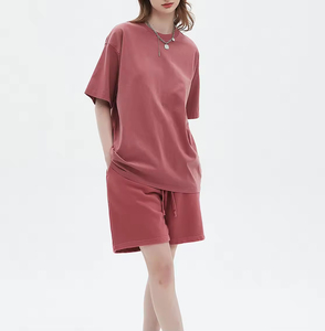 Shorts décontractés d'été pour homme en coton respirant French Terry, avec logo personnalisé, effet délavé, imprimé vintage et décoloré par le soleil, ensemble deux pièces uni à manches courtes - Product Image 2