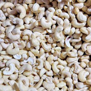 Venta al por mayor de anacardos a granel SANTIGO, semillas de anacardo, nueces Kaju Badam, servicio 24/7 - Product Image 1