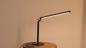 Lámpara de Mesa LED Moderna, Simple y Portátil, con Intensidad Regulable, para Hogar y Oficina, Marca Lumetal - Product Image 3