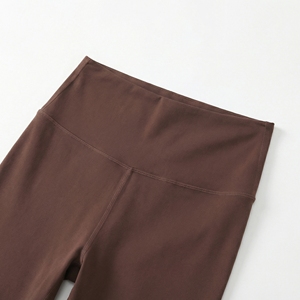 Conjunto Deportivo de Sujetador Deportivo y Leggings Marrones |   Ropa Deportiva de Yoga sin Costuras de Cintura Alta |   Conjunto Deportivo Resistente a Sentadillas |   Fabricante OEM Personalizado - Product Image 4