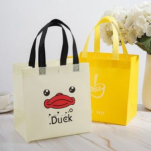 Bolsa de compras de tela no tejida con estampado de flores de dibujos animados, con asa de cinta de polipropileno, tamaño mediano, para tiendas de ropa. - Product Image 2