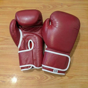 Gants de boxe en cuir rouge de qualité supérieure, vente en gros, taille adulte personnalisée, équipement d'entraînement et de sparring avec fermeture auto-agrippante YM-BG-159 - Product Image 1