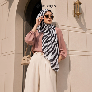 Shouqin Pashmina Ceruty à imprimé animal, Hijab pour adulte, Foulard de mariage élégant et sans effort, Infroissable, Couvre-chef pour femmes musulmanes, Vente en gros - Product Image 5