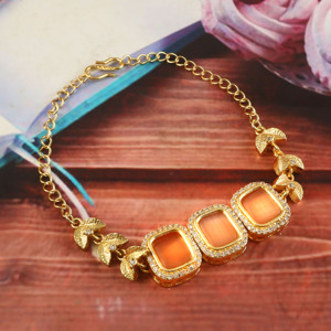 Bracelet ajustable en laiton plaqué or avec pierres précieuses en verre, charme vintage, bijoux de mode unisexe, cadeau du Rajasthan par Rafay Gemstone - Product Image 3