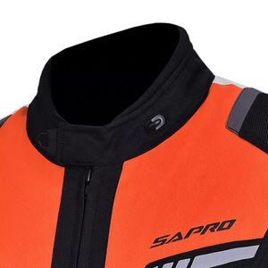 เสื้อแจ็คเก็ตมอเตอร์ไซค์ผู้ชาย Sapro สีดำ ส้ม ขาว แขนยาว ดีไซน์บล็อกสี โลโก้ด้านหน้า ใส่ได้ทุกฤดู - Product Image 3