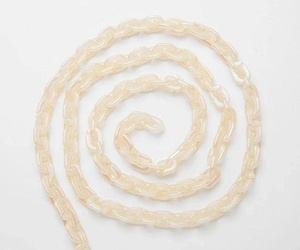 เครื่องประดับโซ่เรซิ่นสไตล์ร่วมสมัยสำหรับการตกแต่งภายในที่ทันสมัย - Product Image 3