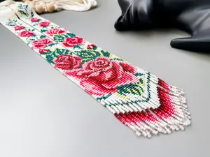 MEILLEURE VENTE Collier ethnique long en perles de rocaille avec roses perlées, style bohème, motif floral rose et blanc - Product Image 1
