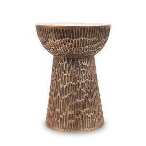 Table d'appoint décorative en métal avec motif floral ajouré pour embellir l'intérieur de la maison et ajouter une touche artistique aux meubles - Product Image 2