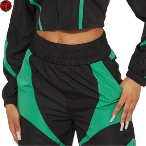 Conjunto Deportivo de Chaqueta Corta y Pantalones Joggers con Logotipo Personalizado OEM, Chándal Deportivo con Bloques de Color para Mujer - Product Image 3
