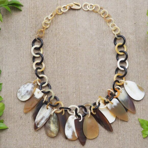 Collar Grueso de Cuerno de Búfalo Ecológico con Eslabones Graduados y Zirconia - ¡Gran Venta! - Product Image 6