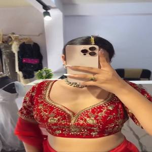 ชุดเลเฮนกาผ้าจอร์เจตต์ดีไซน์เนอร์ VASTRA COTTAGE พร้อมเสื้อปักเลื่อมลายด้ายเต็มตัว ผ้าคลุมไหล่ขอบลูกไม้ - Product Image 2