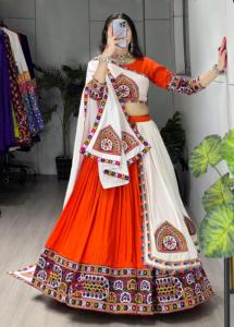 Conjunto de Lehenga Étnico de 3 Piezas con Diseño de Gamthi, Bordado de Espejos, Blusa de Manga Larga y Dupatta de Algodón - Product Image 5