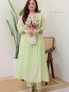 ชุดเดรสผ้าฝ้ายสีเขียวอ่อนปักลายแบบดั้งเดิมสำหรับผู้หญิง ความยาวระดับเข่า แห้งเร็ว สวมใส่สบาย เหมาะสำหรับฤดูร้อน สไตล์อินเดีย-ปากีสถาน ทรงปกติ - Product Image 3