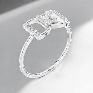 แหวนมอสซาไนต์ทรงเจ้าหญิง ดีไซน์โดดเด่น โรแมนติก สำหรับผู้หญิง เงินแท้ 925 ชุบทอง เหมาะเป็นของขวัญแทนคำมั่นสัญญาสำหรับคนรัก - Product Image 2