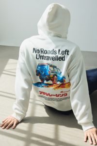 เสื้อฮู้ดดี้ผู้ชายโลโก้แบบกำหนดเอง คุณภาพพรีเมียม ผ้าฟลีซ สวมหัว สไตล์ลำลอง สตรีทแวร์ - Product Image 2