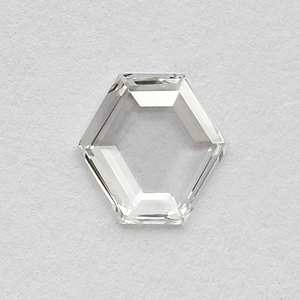 Diamante cultivado en laboratorio con corte hexagonal de 0.50 quilates, certificado por IGI, para la fabricación de joyas, piedras sueltas con corte elegante a precio de mayorista. - Product Image 1