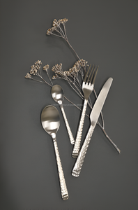 Poignée unique de luxe martelé en acier inoxydable finition miroir ensemble de couverts 4 pièces pour le réglage de la table de fête de mariage - Product Image 3