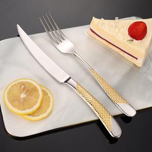 Juego de Cubiertos de Acero Inoxidable Pulido Espejo, Resistente a la Corrosión, Duradero y Atractivo, Incluye 2 Cucharas, Cuchillo y Tenedor - Product Image 2