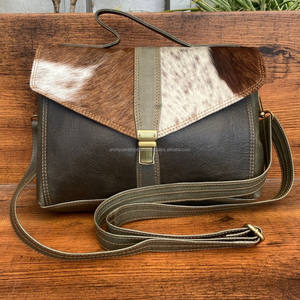 Vente en gros de sacs à main à bandoulière en cuir de vachette personnalisés pour femmes sacs à bandoulière de luxe de créateur en cuir faits à la main - Product Image 2