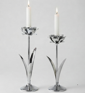 Ensemble de 2 porte-bougies décoratifs en acier inoxydable argenté, porte-bougies pour la décoration de la maison et des mariages - Product Image 1