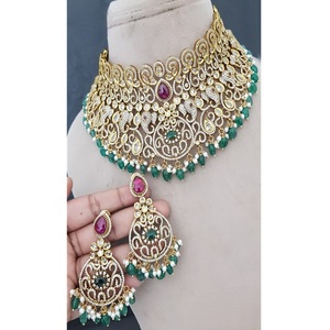 Magnifique ensemble collier ras-du-cou et boucles d'oreilles en laiton plaqué or de qualité supérieure avec moissanite et Kundan CZ, collection pour mariage - Product Image 1