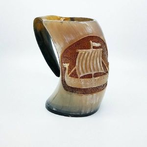 Coupe à boire en corne de Viking avec design gravé personnalisé, idéale pour la bière et les boissons fraîches, avec un artisanat en corne fait main - Product Image 6