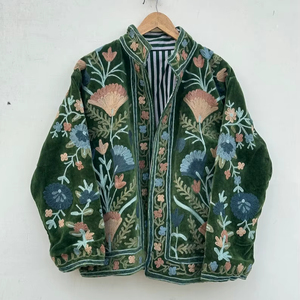 เสื้อแจ็คเก็ตปักลายซูซานีสีเขียวกำมะหยี่ งานฝีมือลายดอกไม้ ดีไซน์สำหรับทั้งชายและหญิง พร้อมซับในผ้าฝ้าย เสื้อแจ็คเก็ตลำลองสำหรับผู้หญิง - Product Image 1