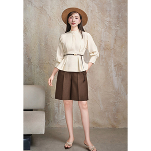 Blusa Corta Elegante para Mujer con Cuello Mandarín y Pliegues, Estilo Peplum, Informal para Oficina, Algodón y Seda, OEM ODM, Teñido Liso, IRENE - Product Image 2