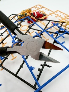 Alicate de Acero de Grado Industrial Fujiya, Modelo OEM Métrico F-107SX, Ultrafino, de un Solo Filo, con Mango de Agarre Suave para Cortar Modelos de Plástico - Product Image 2