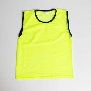 Ventes en gros de dossards d'entraînement réversibles de haute qualité pour le football et le basketball, logo personnalisé, design classique, numéros, tailles personnalisées pour le football - Product Image 5