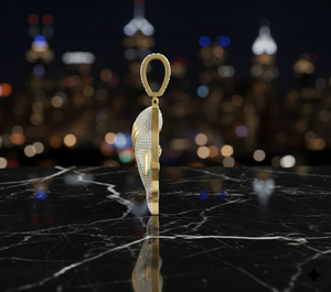 Colgante de Tiburón Blanco Personalizado con Incrustaciones de Diamantes, Hecho a Mano en Oro Amarillo de 925 con Micro Pavé Completo y Acabado Pulido - Product Image 2