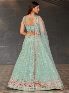 Robe de demoiselle d'honneur classique en organza, vert menthe, brodée de fleurs, coupe trapèze, longueur ras du sol, sans manches, col rond, style Lehenga Choli - Product Image 4