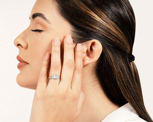 Bague de fiançailles pour femme en or jaune ou blanc 14 carats avec diamant de laboratoire taille princesse de 1,07 carat couleur G, bijou raffiné pour elle - Product Image 3