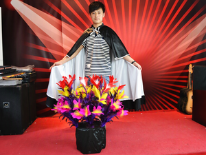 ดอกไม้ 2 ดอก, ผ้าคลุมเวทมนตร์สำหรับการแสดงดอกไม้, โชว์บนเวที, คาบาเร่ต์, การแสดงสำหรับเด็ก, โชว์ตลก, นักมายากล, จำหน่ายส่งจำนวนมาก - Product Image 6