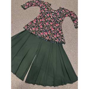 Ensemble haut et bas pour femmes avec broderie élégante en fil et paillettes, design magnifique - Product Image 3