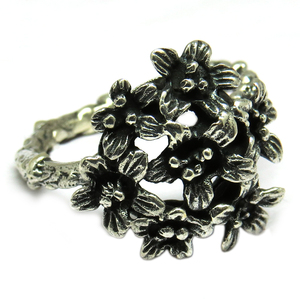 Bagues en argent sterling 925 oxydé, forme de fleur attrayante, style bohème chrétien, Shri Ashapura Jewels - Product Image 2