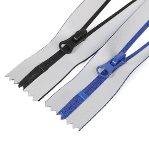 Fábrica 3 #   Cremallera de nailon impermeable reflectante bicolor a rayas de extremo cerrado para ropa, tiendas de campaña, fundas de coche, trajes de esquí y trajes de bombero - Product Image 1