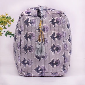 Bolsa de Maquillaje Colgante Acolchada de Algodón Orgánico con Estampado Floral, Cierre de Cremallera, Ecológica, Reutilizable, Ligera y Portátil - Product Image 4